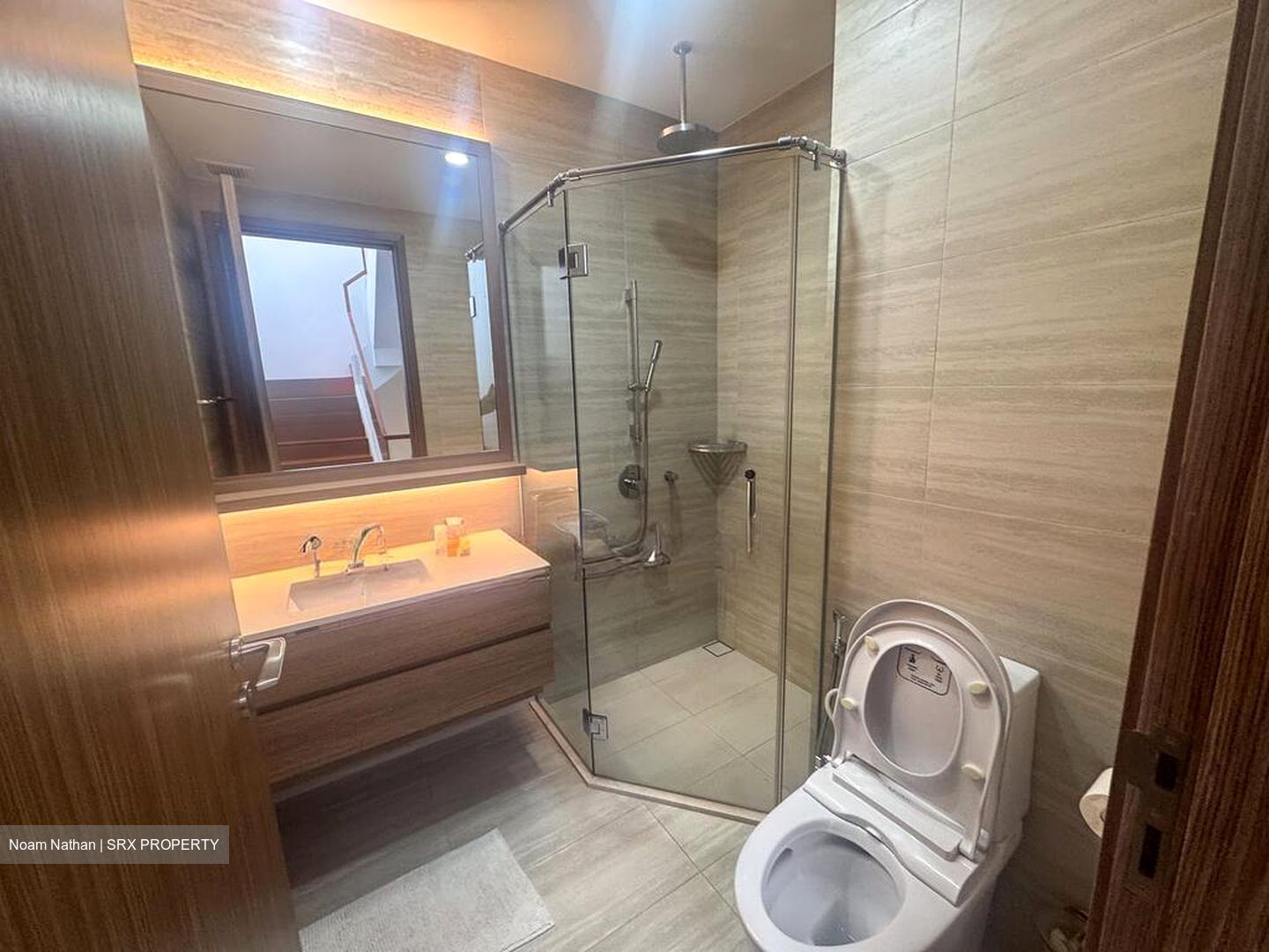 Sunrise Avenue (D28), Terrace #495642751